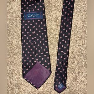 GANT Elegant Black Tie with Purple Accents